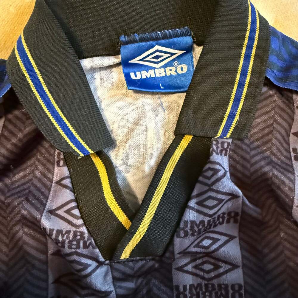 Vintage Umbro Raiffeisenbank Diepoldsau-Schmitter Swiss Soccer Jersey Navy - Picture 5 of 5